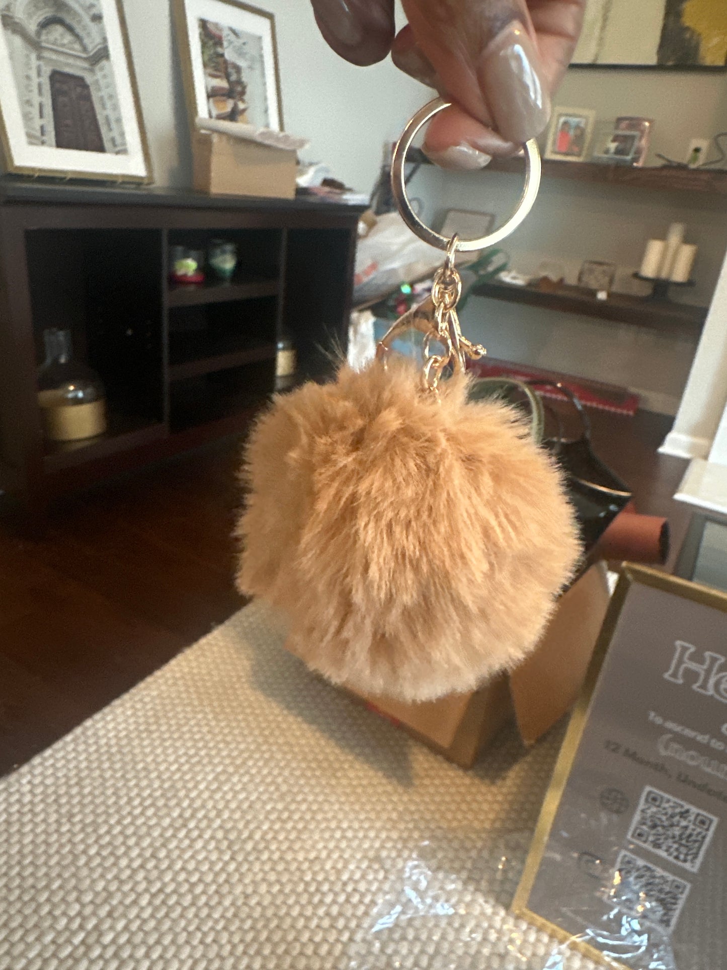 Tote Puff Ball